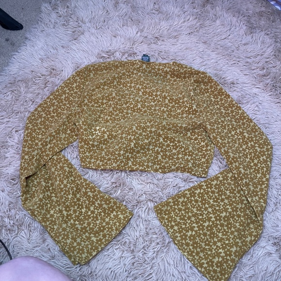 NWT Wild Fable Velvet Long Bell Sleeve Tie Front Cropped Blouse - Picture 3 of 8